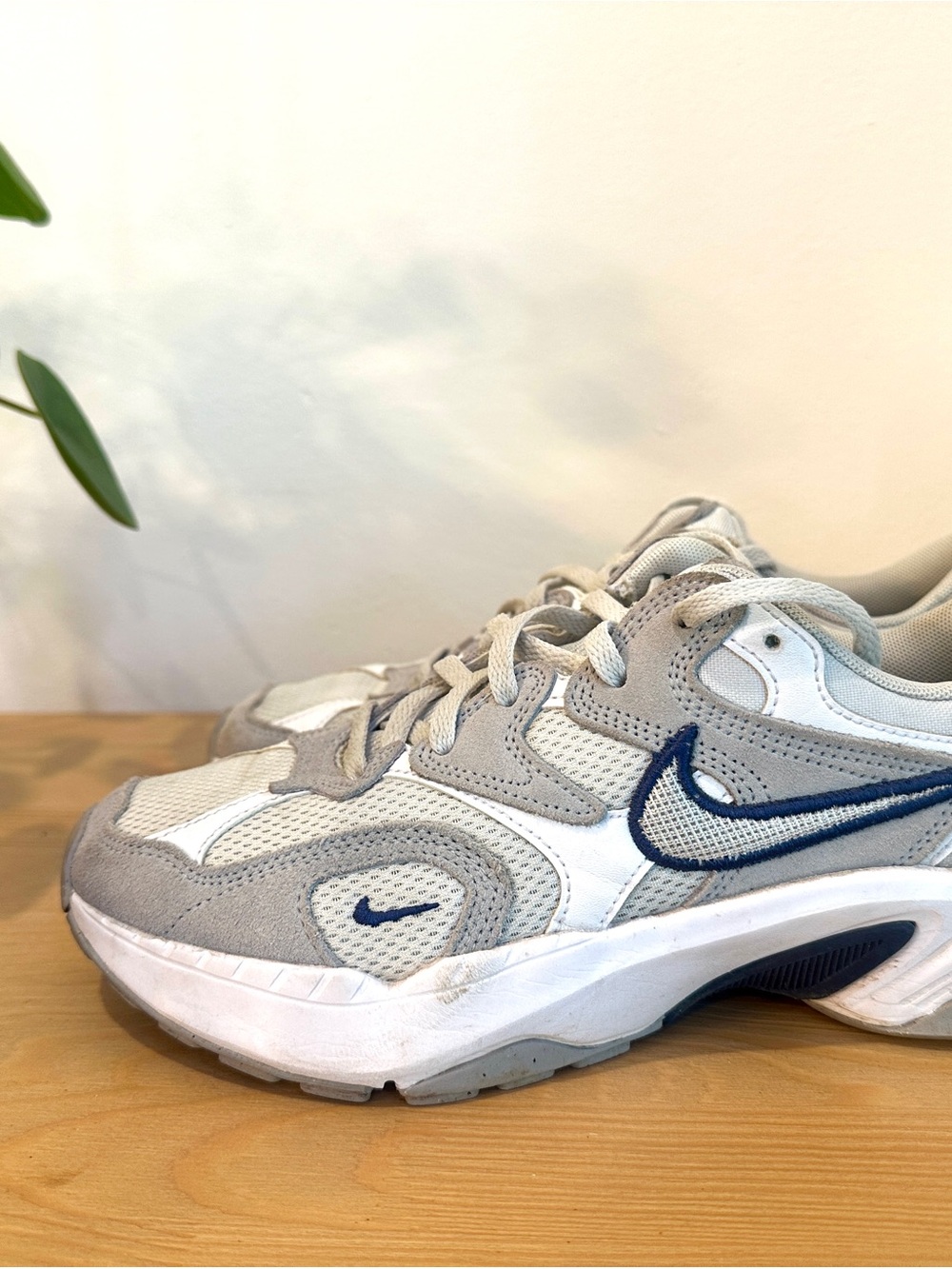 Nike Retro Women's White, Gray & Navy Mesh Suede Sneakers